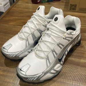 Men’s Nike Shox shoes size 13